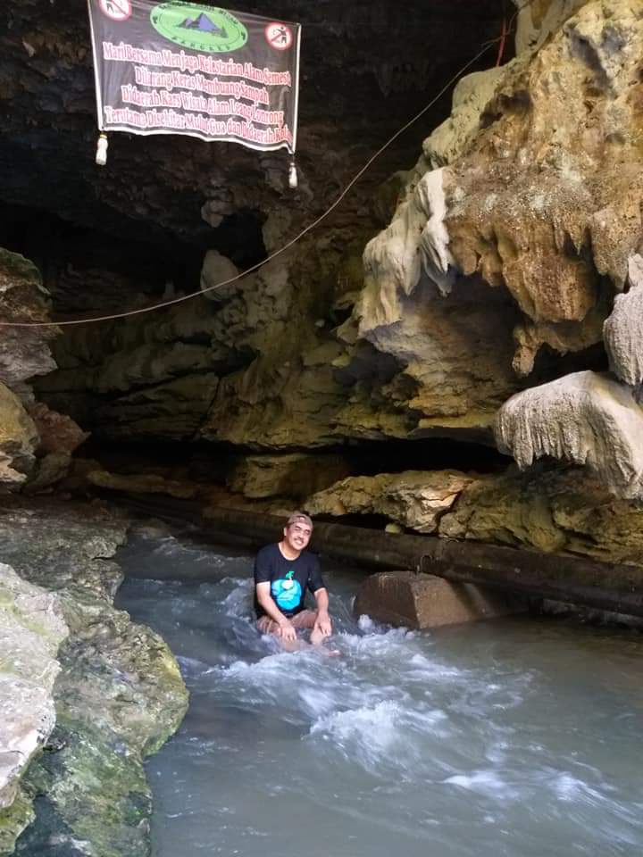 Tim PKM PPs UNM "Susur" Gua Leang Londrong Pangkep